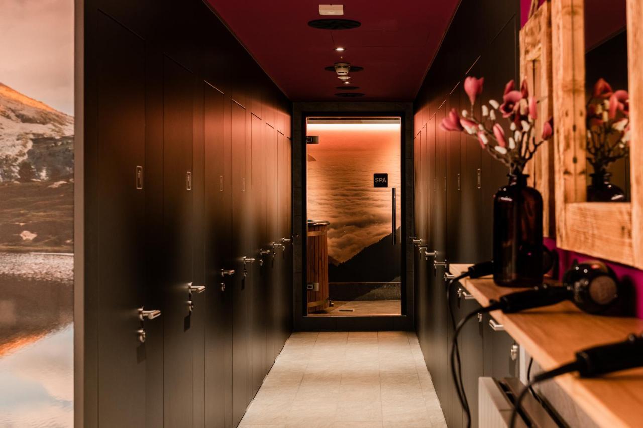 Hotel Capsule - Zurich Airport 3*